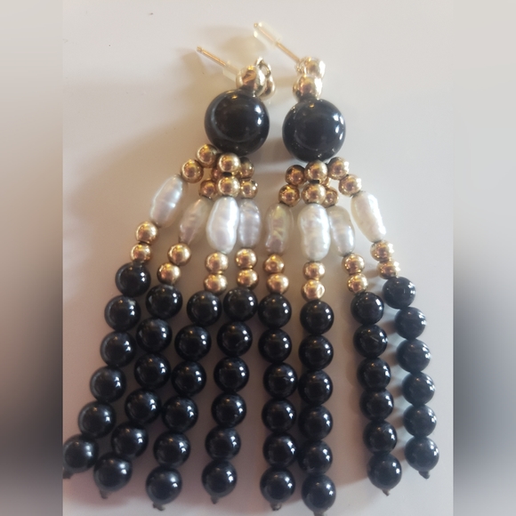 Vintage 14kt Yellow Gold, Pearl, and Onyx 2.25" Dangle Earrings. FF168 - Picture 2 of 4